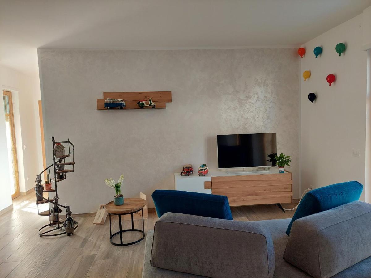 La Bougainville - Luxury Apartment Torbole Sul Garda Bagian luar foto