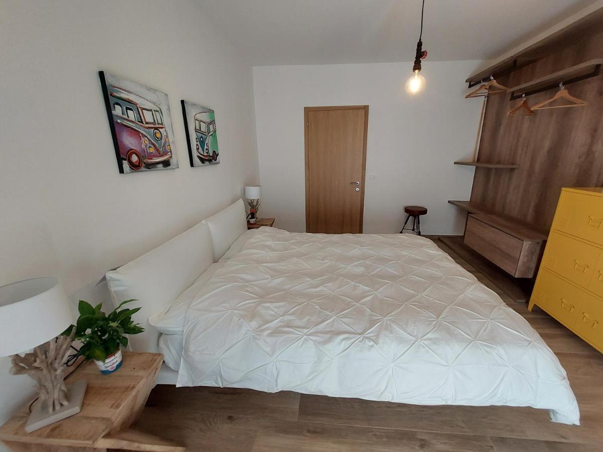 La Bougainville - Luxury Apartment Torbole Sul Garda Bagian luar foto