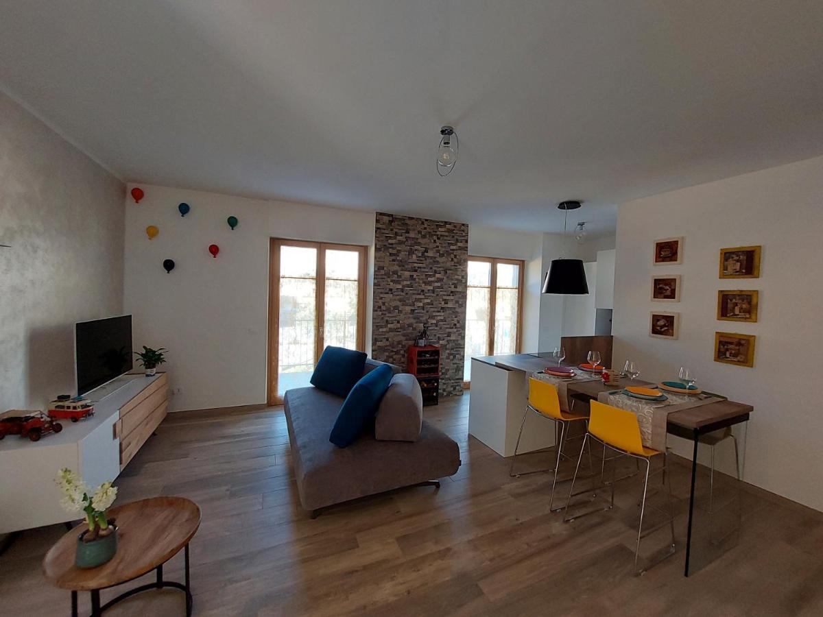 La Bougainville - Luxury Apartment Torbole Sul Garda Bagian luar foto