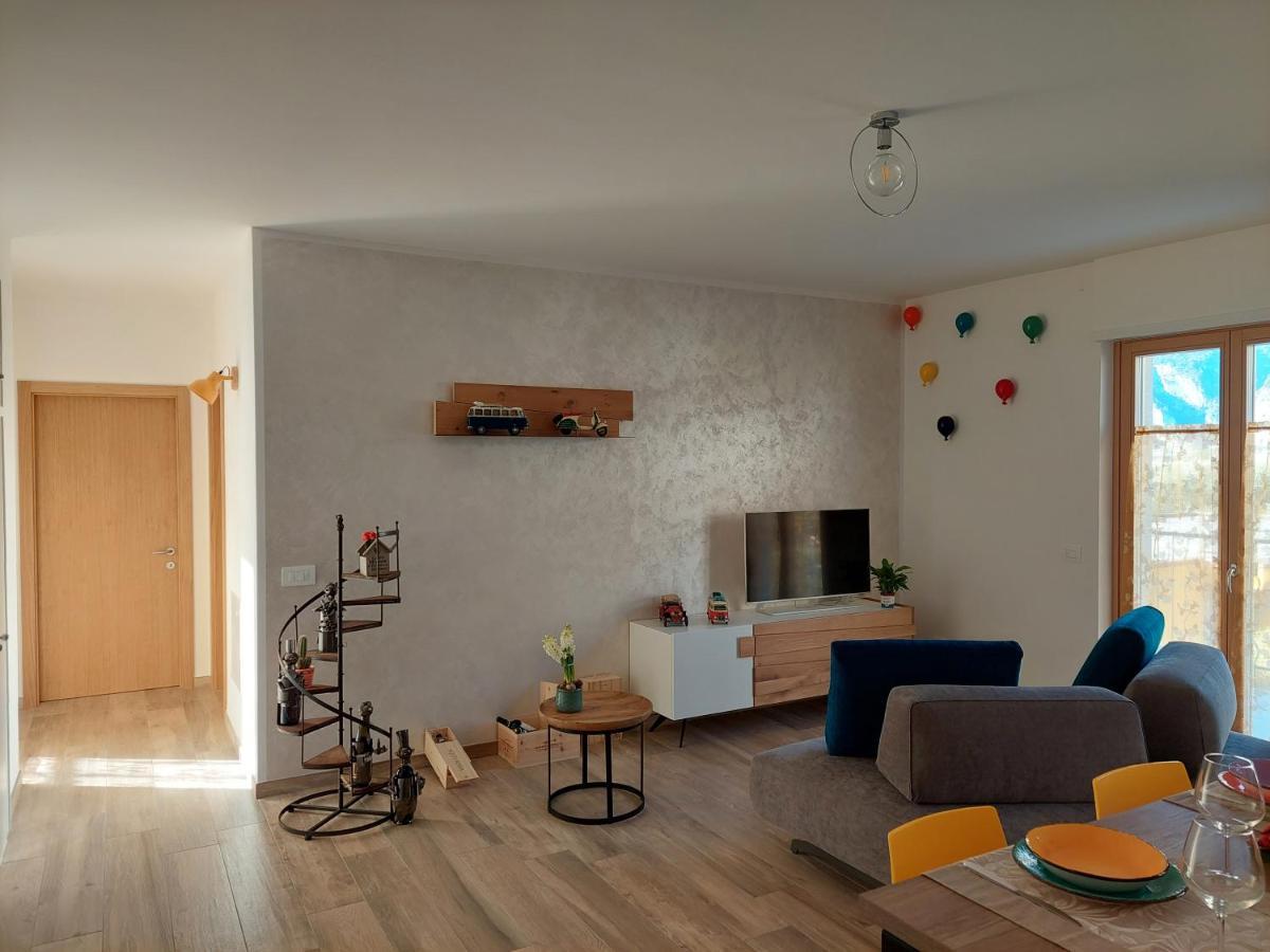 La Bougainville - Luxury Apartment Torbole Sul Garda Bagian luar foto