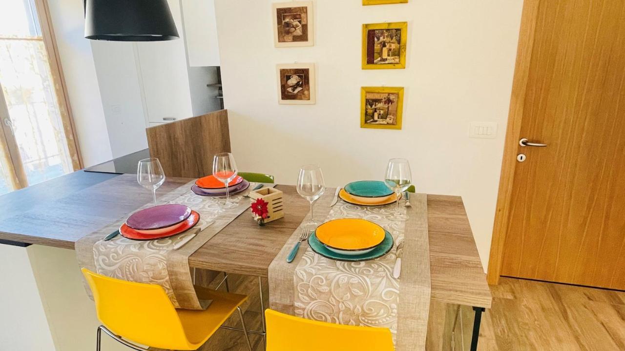 La Bougainville - Luxury Apartment Torbole Sul Garda Bagian luar foto