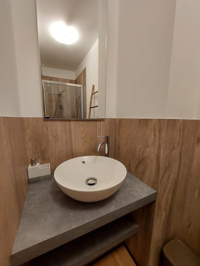La Bougainville - Luxury Apartment Torbole Sul Garda Bagian luar foto