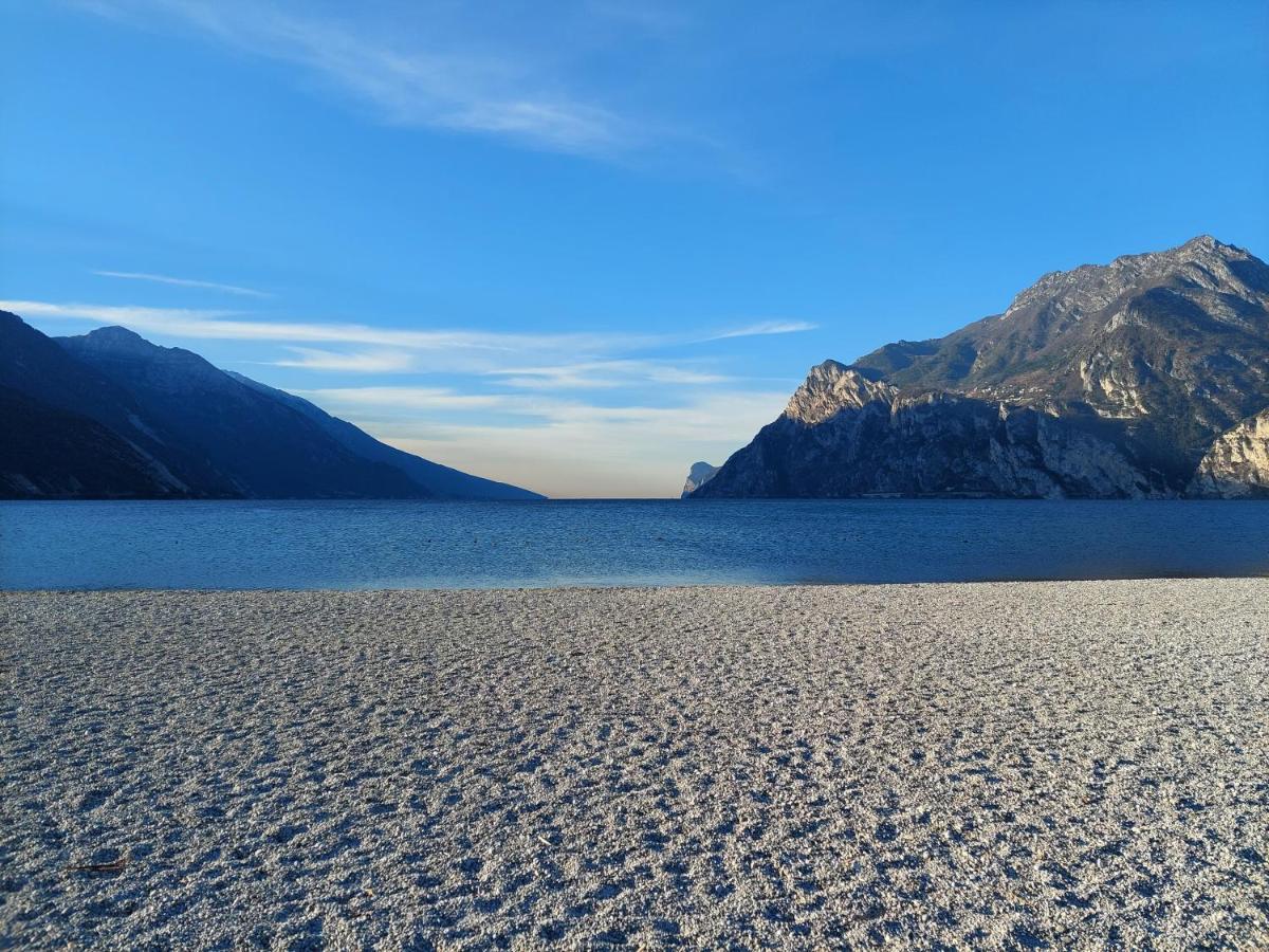 La Bougainville - Luxury Apartment Torbole Sul Garda Bagian luar foto
