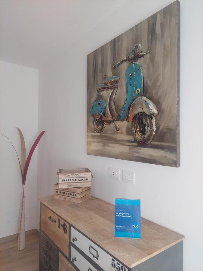 La Bougainville - Luxury Apartment Torbole Sul Garda Bagian luar foto